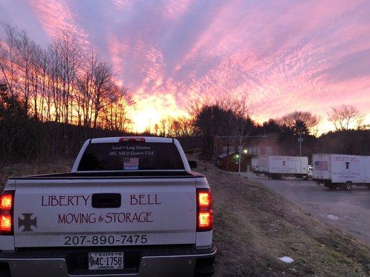 Liberty Bell Moving's Long Distance movers in NH are always up early to get a jump on the days local or interstellar moving services !