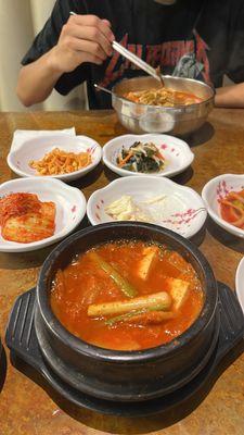 kimchi soup with banchan