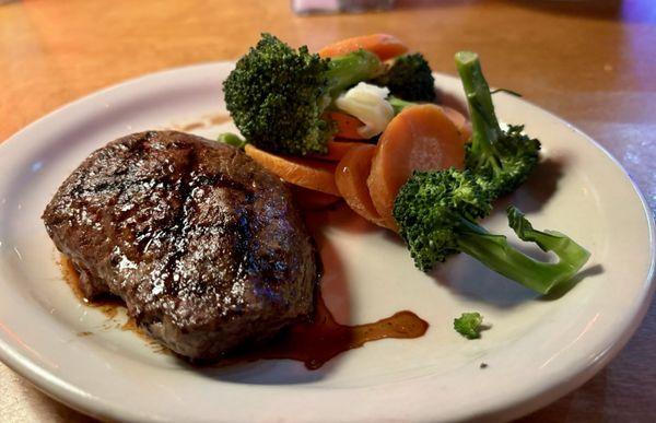 6oz sirloin and fresh vegetables.