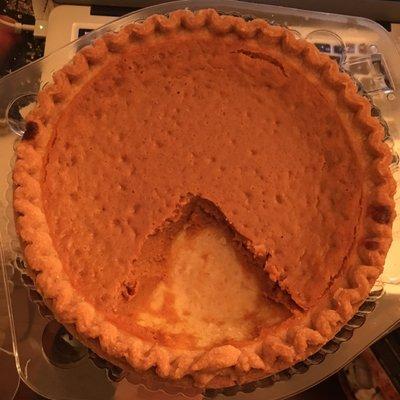 Thanksgiving sale: full pumpkin pie $2.99