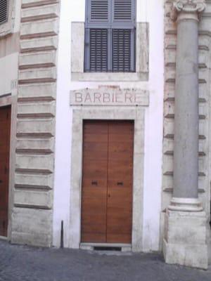 BARBIERE  A beautiful barber shop in the center of Rome