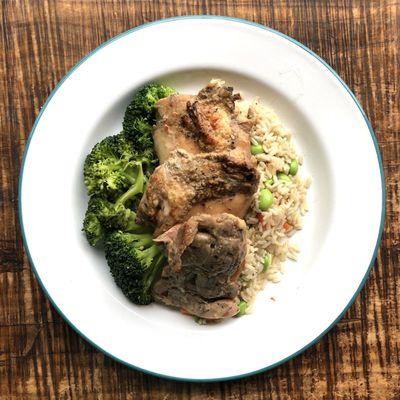 December 12th: Black Pepper Chicken. Broccoli with Sweet Chile Sauce. Toasted Brown Rice with Togarashi & Grated Vegetables.