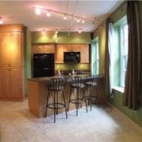 306 Cherry Street, #300 - Kitchen and breakfast bar