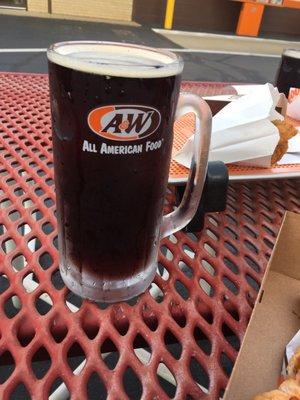 32 oz of ice cold root beer