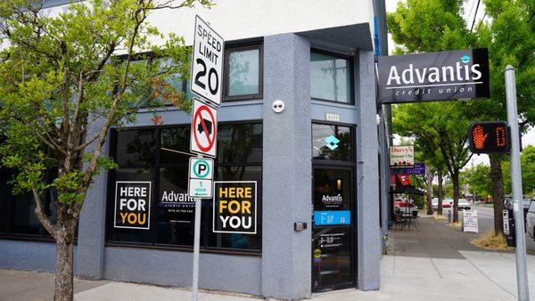 A photo of the Lombard Branch front entrance.