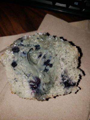 Blueberry muffin, RAW in the middle