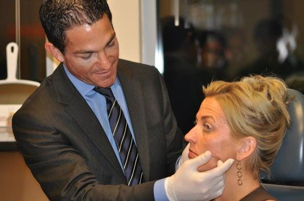 Dr. Hecht provides a consultation for a Facelift in Scottsdale.  More: http://www.drdavidhecht.com/cosmetic-surgery/rhytidectomy-facelift/