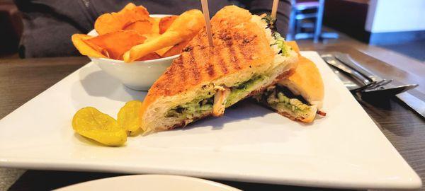 Grilled chicken pesto