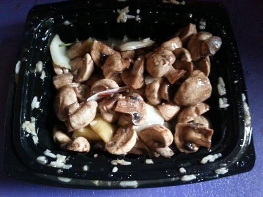 I ordered Moo Goo Gain Pan and this is what I got.....a nice big serving of mushrooms! Won't be going back!