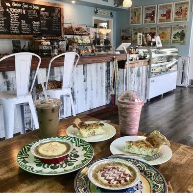 Enjoy pie & an iced coffee with coffee ice cubes (almond or oat milk available). Choice of 9 smoothie flavors & special savory options too !