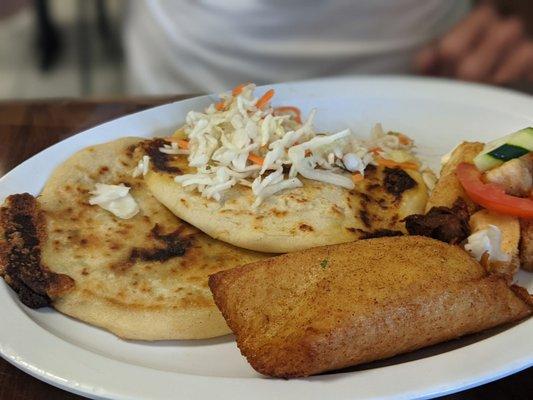 Pupusa plate