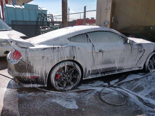 Foam bath on the Ford gt350r  Detailing finish Denver Colorado Mobile detailing