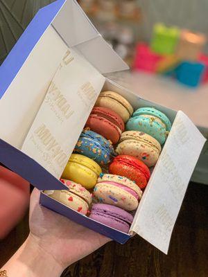 1 piece macaron boxes (10 box order minimum- 48 hrs notice)