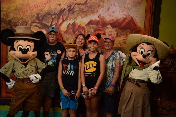 Multi-generational family to Disney World