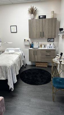 Studio #23 Golden Skin Rituals in Sola Salons Costa Mesa