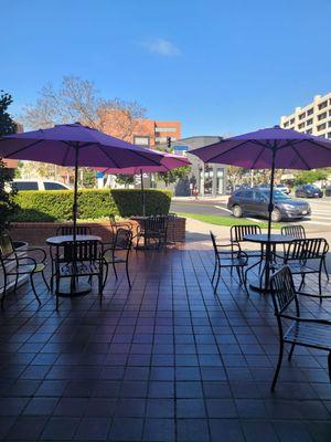 Tables/chairs outside