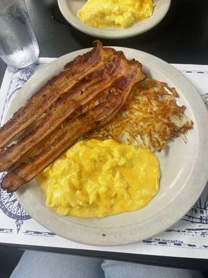 Eggs, bacon, hash browns