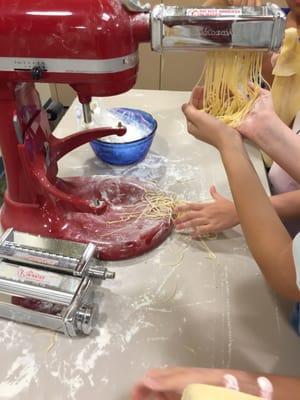 Catching the spaghetti after its cut in the #kitchenaid #pasta cutter set.