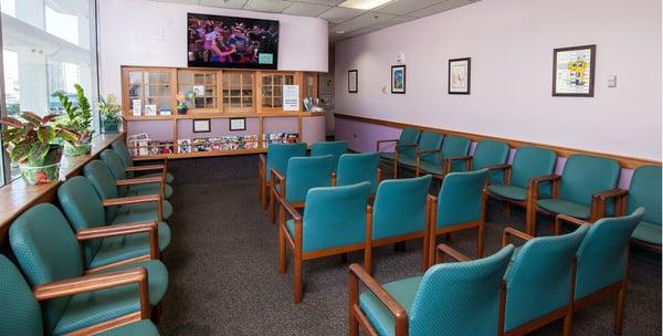 Flat screen TV, free wi-fi, and magazines in our spacious waiting room.