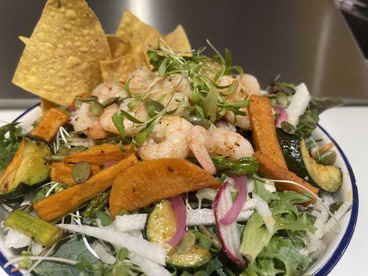 Salad with Shrimp and Vegetables.