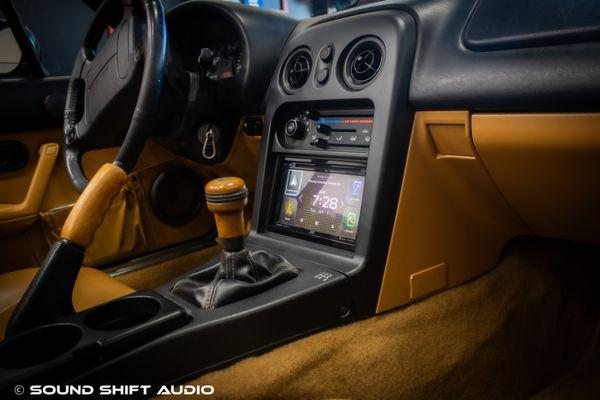 1997 Mazda Miata M Edition.
Kenwood radio featuring wireless Apple Carplay/Android Auto.