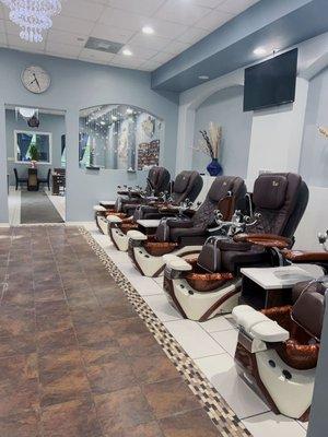 Recently renovated! Walk-ins & appointment welcome.