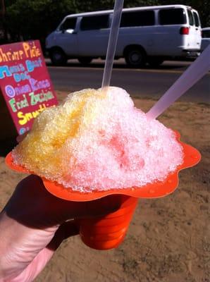 Fantastic shave ice with a scoop of Roselani's haupia ice cream on the bottom. Mmmmm