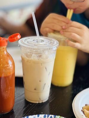 Thai tea and mango smoothie