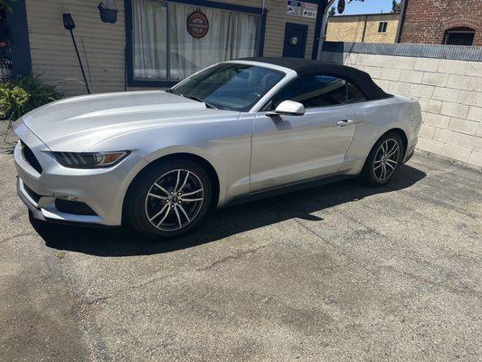 2016 convertible mustang