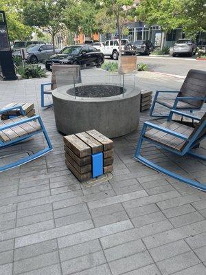 Relax fire pit with rocking chairs