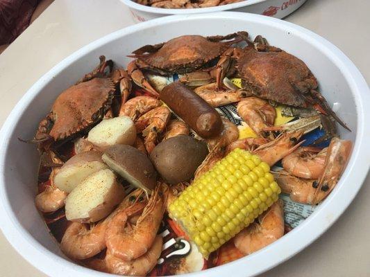 3 crabs and half pound of shrimp. Very tasty and reasonably priced.