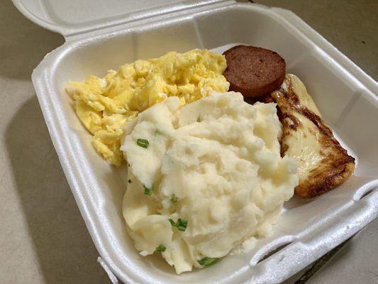 Mashed Potato Breakfast / Desayuno - Pure de Papa: 2 eggs, Salami, Fried Cheese, and mashed potatoes