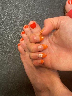 Toes and other hand (photo is not taken there)