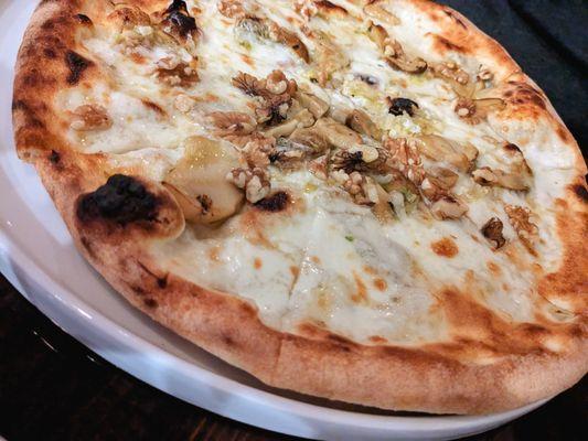 Quattro Formaggi e Funghi pizza