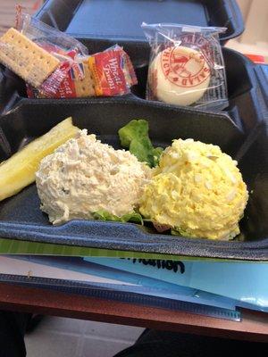 1 scoop of Old South and 1 scoop of egg salad. Came with crackers, a pickle spear, and a cookie.