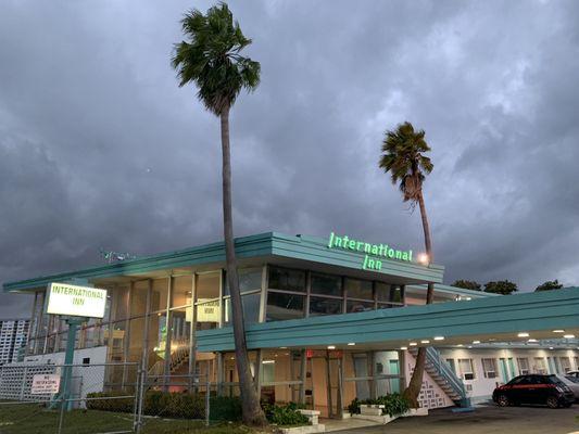 International Inn on the Bay