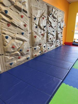 Rock climbing wall