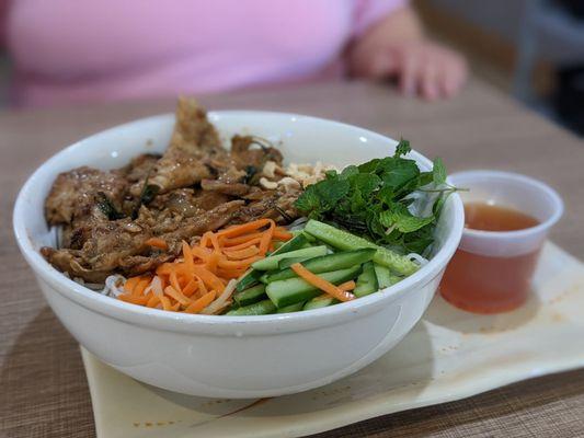 Vermicelli with chicken and lemongrass!