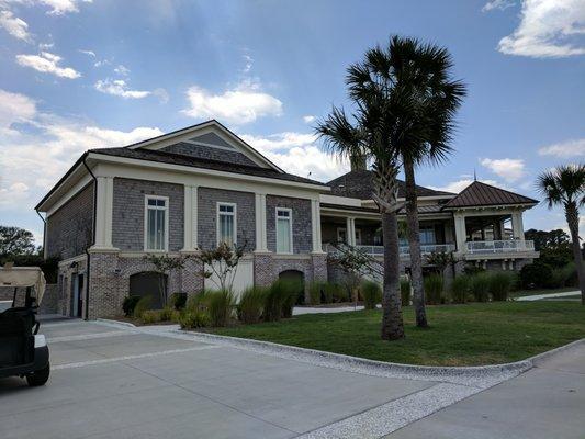 Side/rear view of the Plantation Golf Club clubhouse.