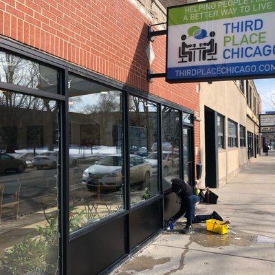 Storefront Exterior Window Deep Cleaning