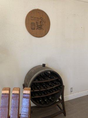 Wine barrel wine bottle holder