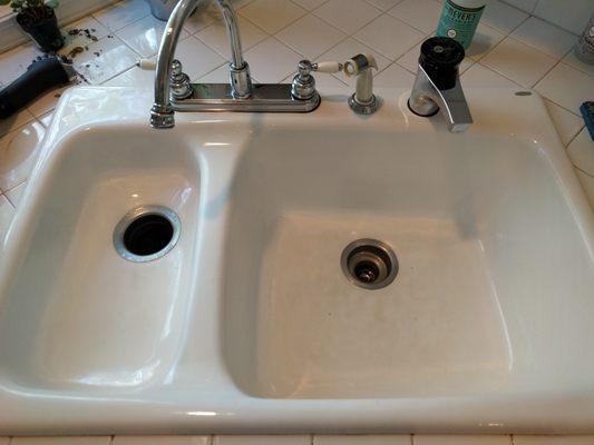 Kitchen sink after clean