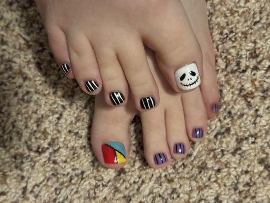 Halloween toes by Makayla