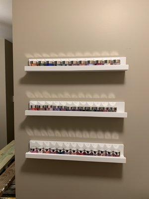 Custom shelves for nail dip powder