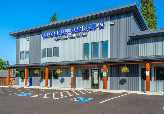 Coldwell Banker Voetberg Real Estate is located at 1209 Borthwick St. Centralia, Washington 98531