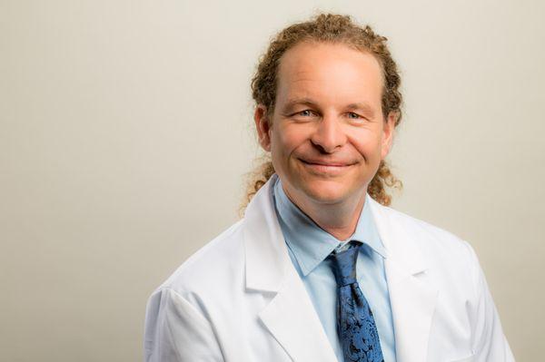 Dr. Tobias Moeller-Bertram, Medical Director