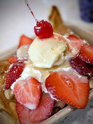 Strawberries and Cream fish bun