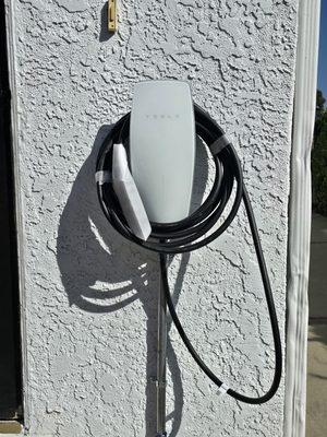 Tesla charger installation. Universal Tesla Wall Connector. 
Certified Tesla Installer.