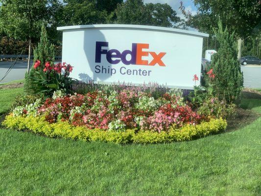 FedEx Ship Center!!