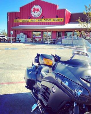 Rudy's...worth an 80 mile round trip ride from Granbury to Burleson.